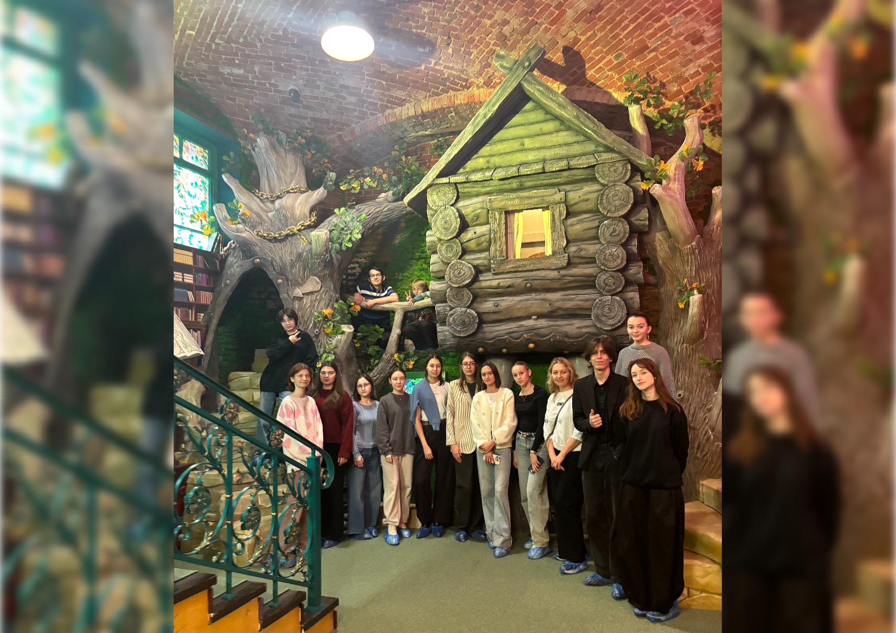 Студенты посетили детский музейный центр 'Эврика' Студенты посетили детский музейный центр 'Эврика'