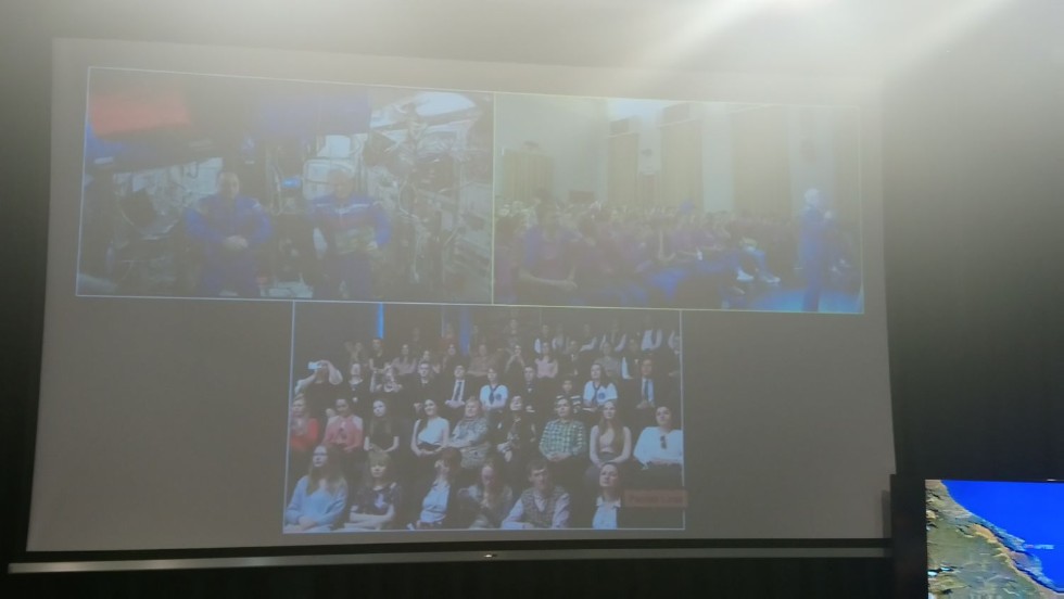 Первый в России телемост Международная космическая станция - Казанский федеральный университет ? МДЦ 'Артек' Первый в России телемост Международная космическая станция - Казанский федеральный университет ? МДЦ 'Артек'