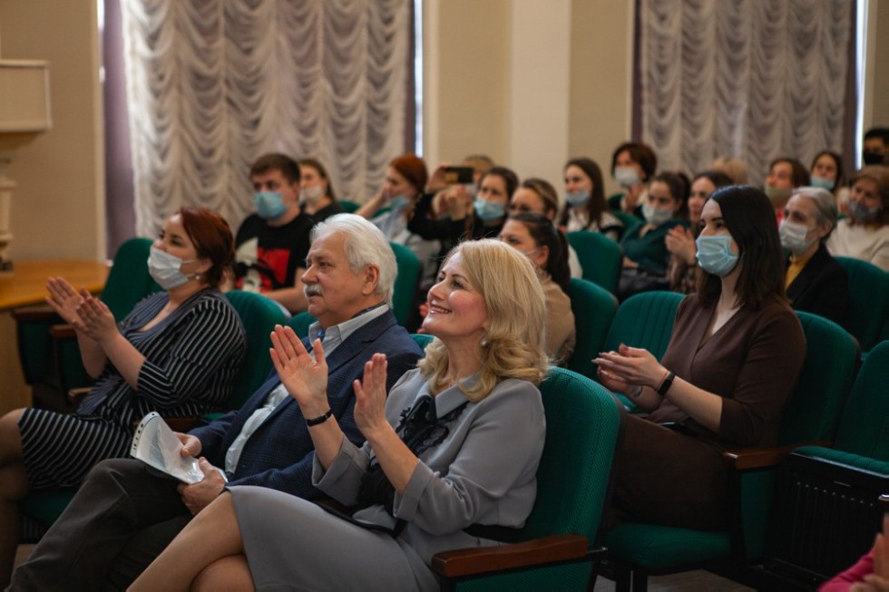 В Елабужском институте состоялся праздничный концерт '23+8' В Елабужском институте состоялся праздничный концерт '23+8'