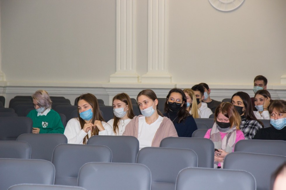 Студентам Елабужского института прочитали профилактическую лекцию о вреде наркотиков Студентам Елабужского института прочитали профилактическую лекцию о вреде наркотиков