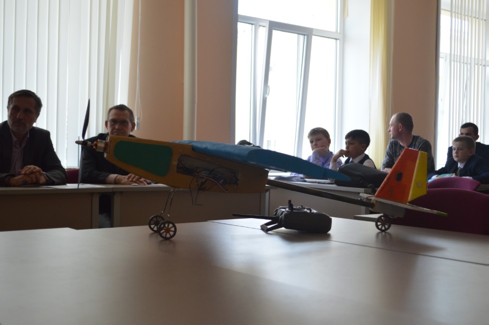 ����� ��������� ���� ������������� 