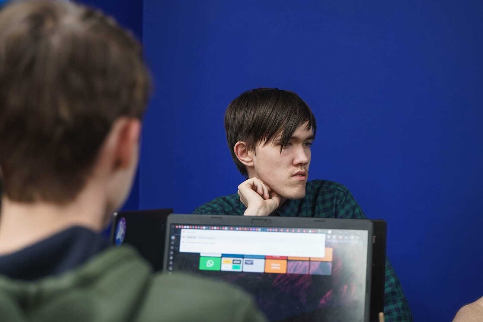 Ученик 'Университетской' школы Елабужского института КФУ разработал мультиметр на микроконтроллере Ученик 'Университетской' школы Елабужского института КФУ разработал мультиметр на микроконтроллере