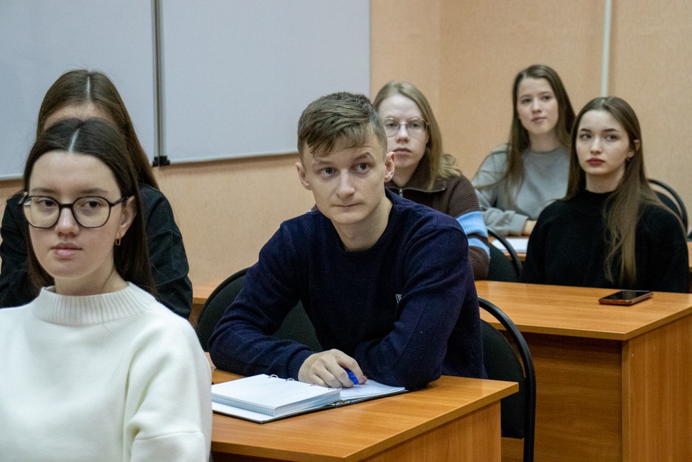 Обучающиеся психолого-педагогических классов Елабужского муниципального района познают методические особенности в преподавании математики и естественных наук в школе. Обучающиеся психолого-педагогических классов Елабужского муниципального района познают методические особенности в преподавании математики и естественных наук в школе.