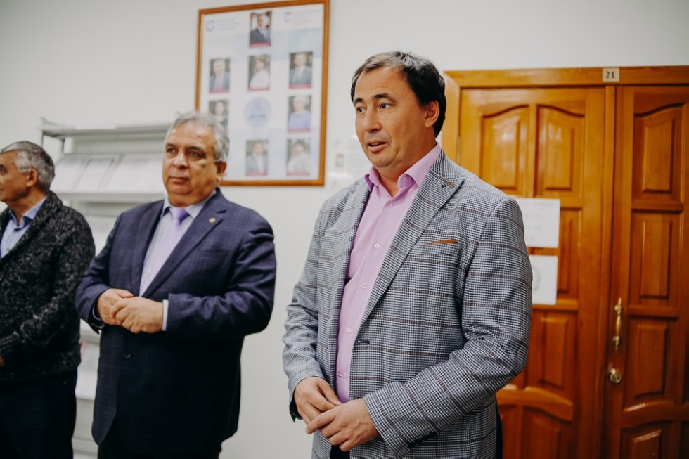 Выставка 'На поиск затонувших кораблей' открылась в КФУ в день 300-летия визита Петра I в Казань Выставка 'На поиск затонувших кораблей' открылась в КФУ в день 300-летия визита Петра I в Казань