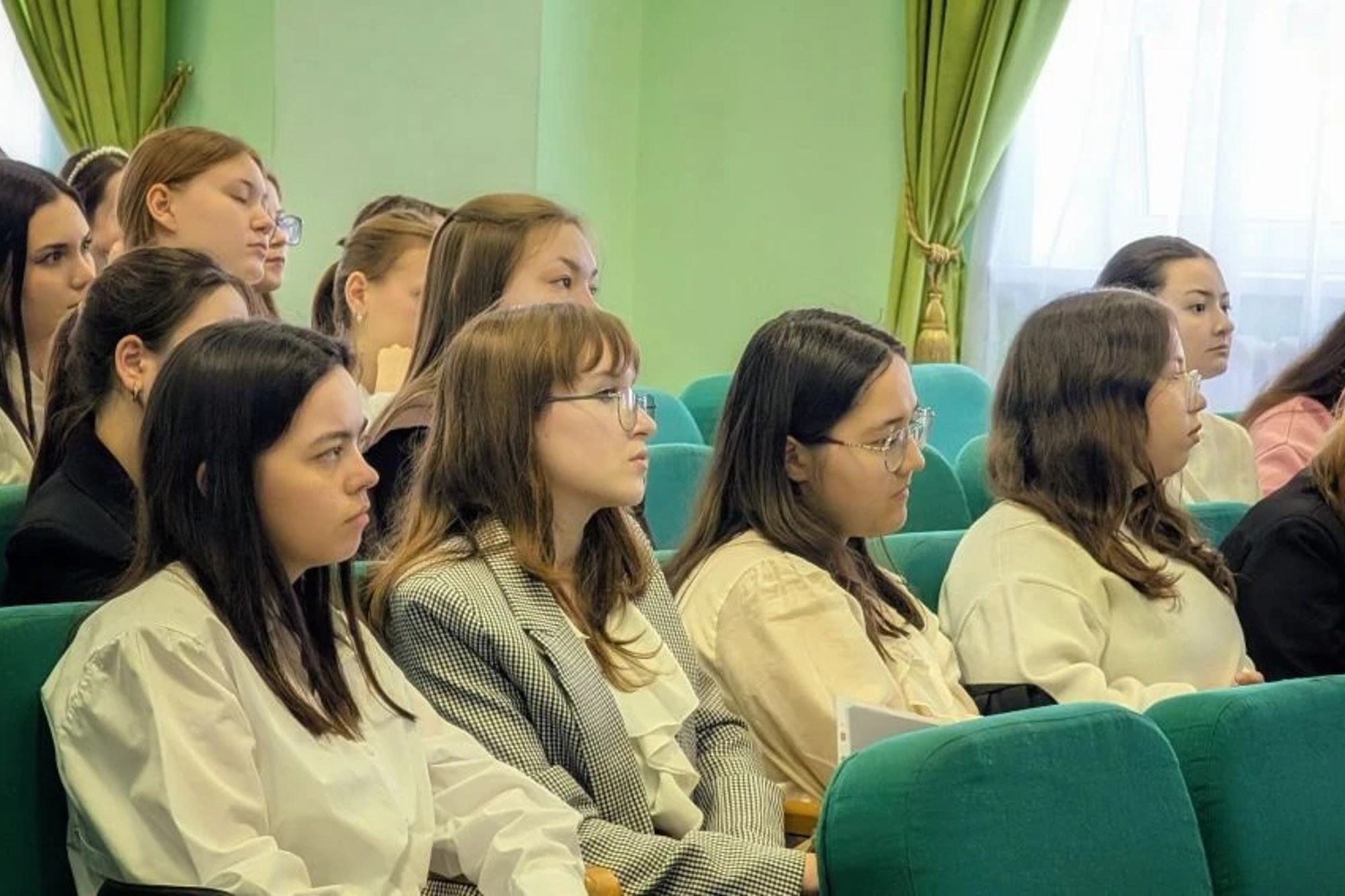 Елабужский институт КФУ провел профориентационную встречу в Арском педагогическом колледже Елабужский институт КФУ провел профориентационную встречу в Арском педагогическом колледже