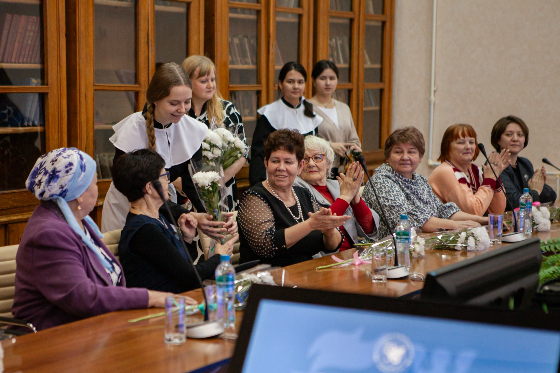 'КФУ ? школе': прошла презентация монографии о школьном образовании Елабуги 'КФУ ? школе': прошла презентация монографии о школьном образовании Елабуги