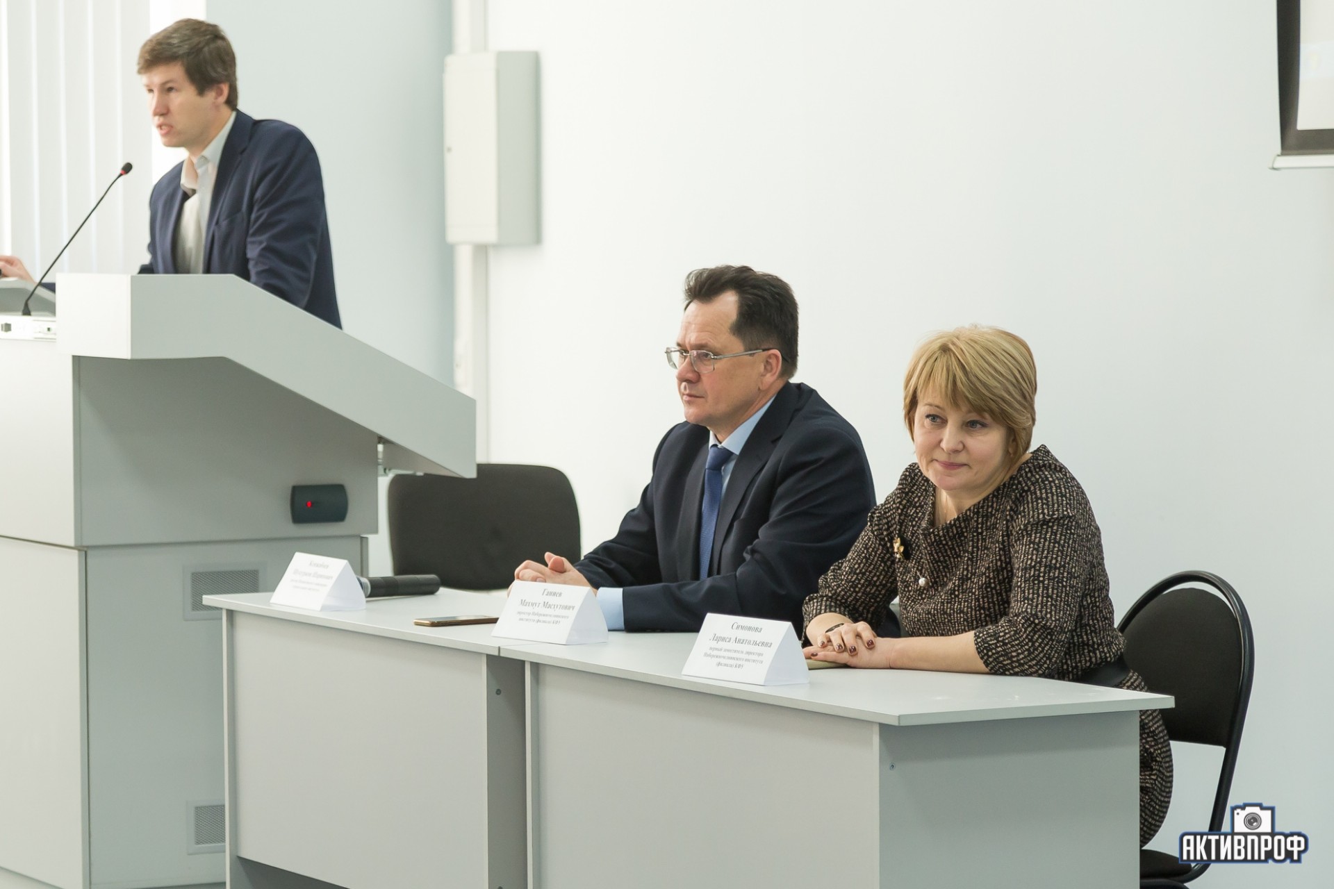 XI ������� ������'