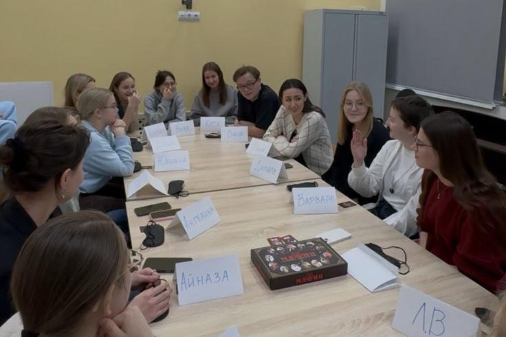 Студенты Елабужского института КФУ сыграли в психологический квиз 'Мафия' Студенты Елабужского института КФУ сыграли в психологический квиз 'Мафия'