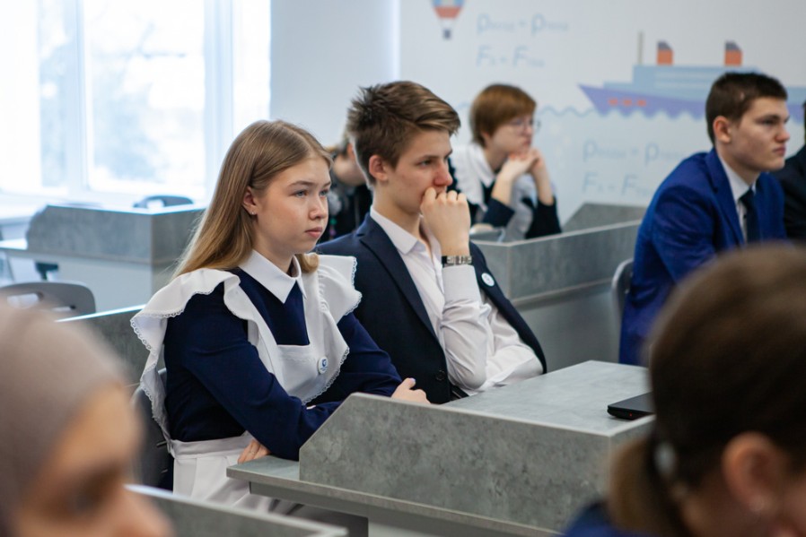 Открытая лекция о научных школах Казанского университета прошла в 'Университетской' школе Открытая лекция о научных школах Казанского университета прошла в 'Университетской' школе