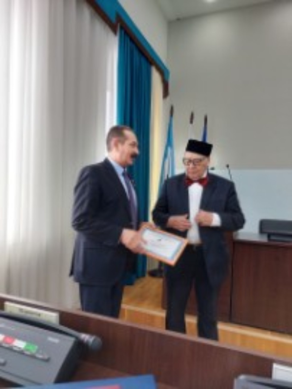 'Татар филологиясен өйрәнү һәм укытуның актуаль мәсәләләре' 'Татар филологиясен өйрәнү һәм укытуның актуаль мәсәләләре'