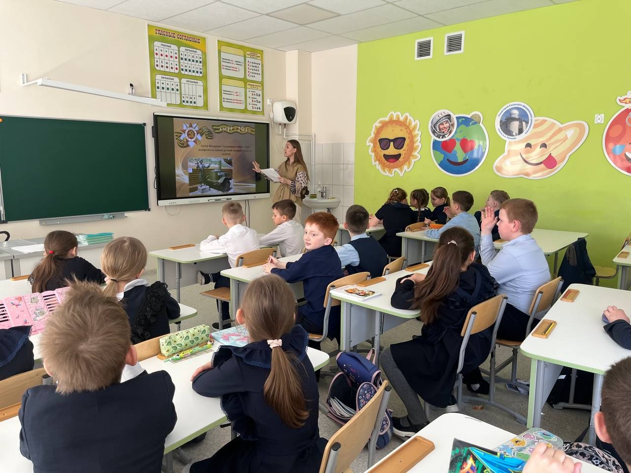 Студенты провели серию занятий 'Профессии Победителей' Студенты провели серию занятий 'Профессии Победителей'