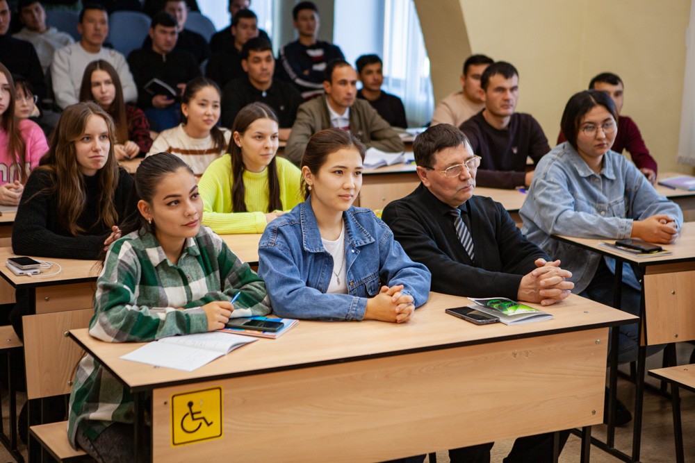 В Елабужском институте КФУ прошла встреча с представителем МВД В Елабужском институте КФУ прошла встреча с представителем МВД