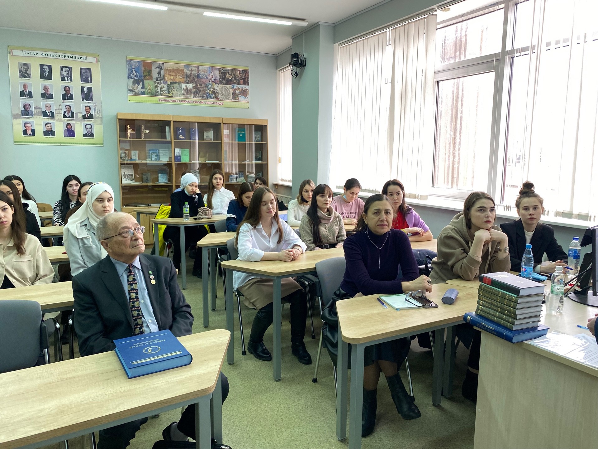 'Килер заман, һәр язучының үзен, сүзен вә шәхси тормышын энәсендән җебенә кадәр тикшереп чыгарлар әле' 'Килер заман, һәр язучының үзен, сүзен вә шәхси тормышын энәсендән җебенә кадәр тикшереп чыгарлар әле'