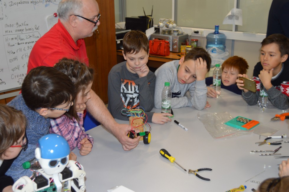 ����������� 4 ������ �������� �19 �������� ���������� �������� � ���������-������������ ������ ���