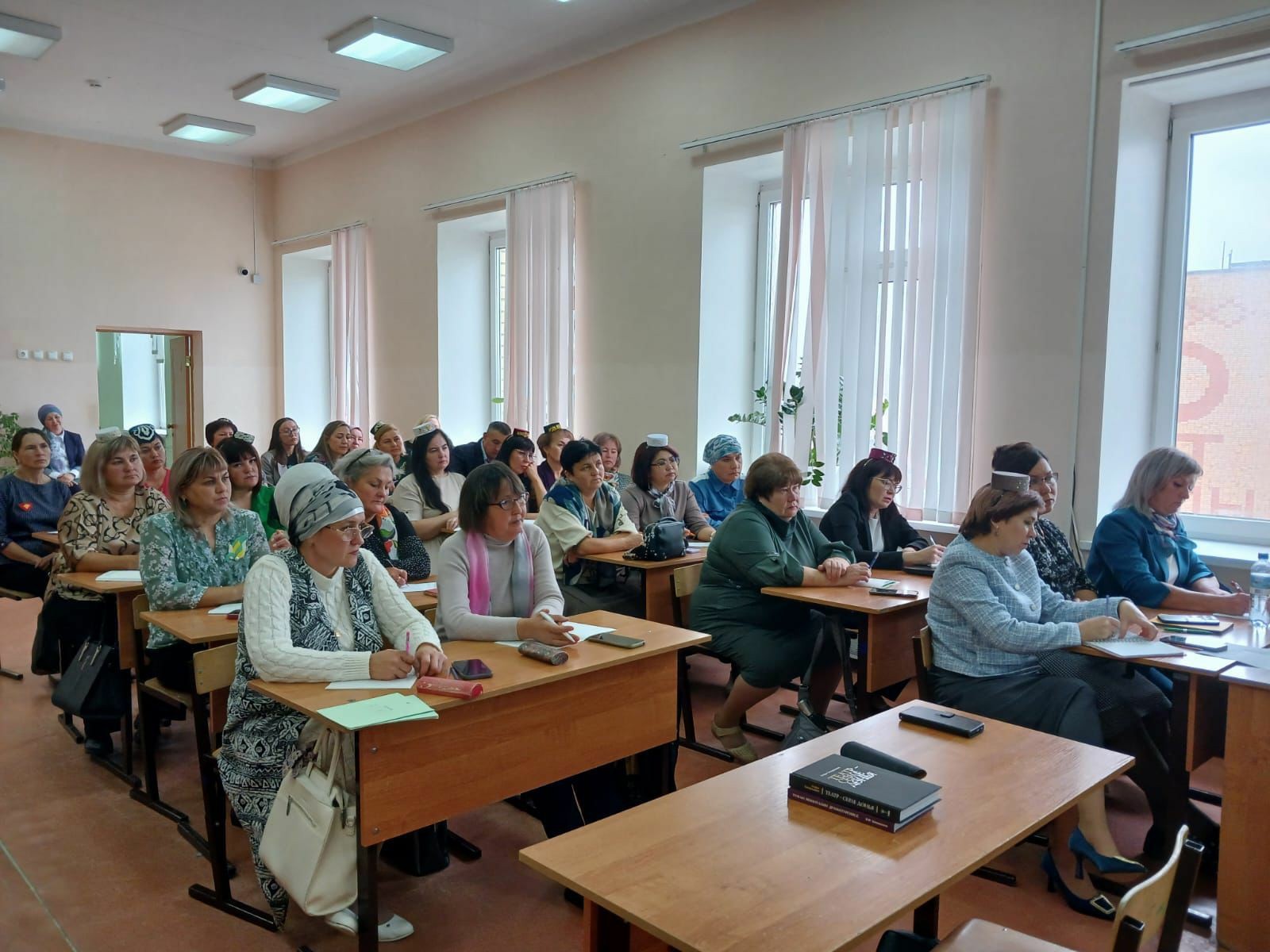 Ученый Елабужского института принял участие в районном семинаре учителей татарского языка и литературы Ученый Елабужского института принял участие в районном семинаре учителей татарского языка и литературы