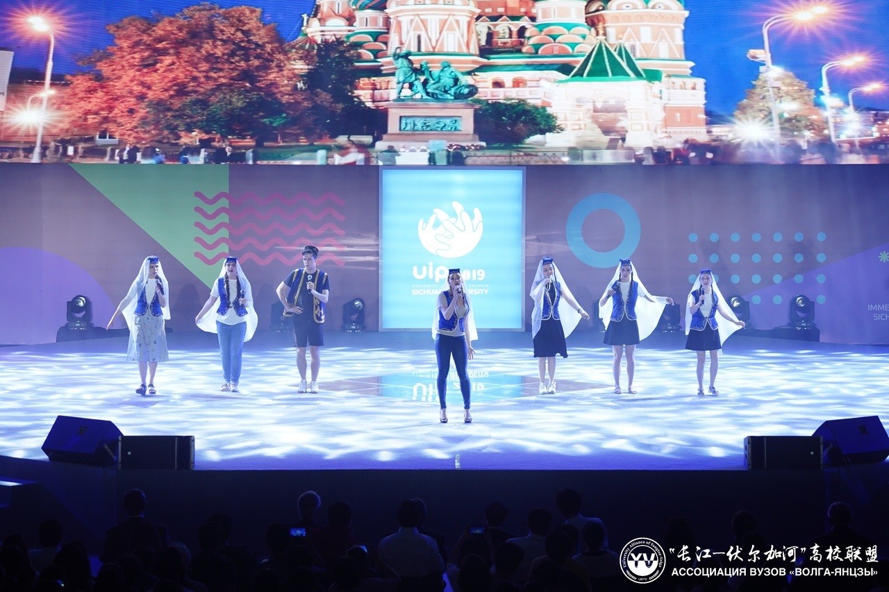 Как я провел этим летом. Сюжет 2. Из лагеря 'Волга-Янцзы'? Как я провел этим летом. Сюжет 2. Из лагеря 'Волга-Янцзы'?