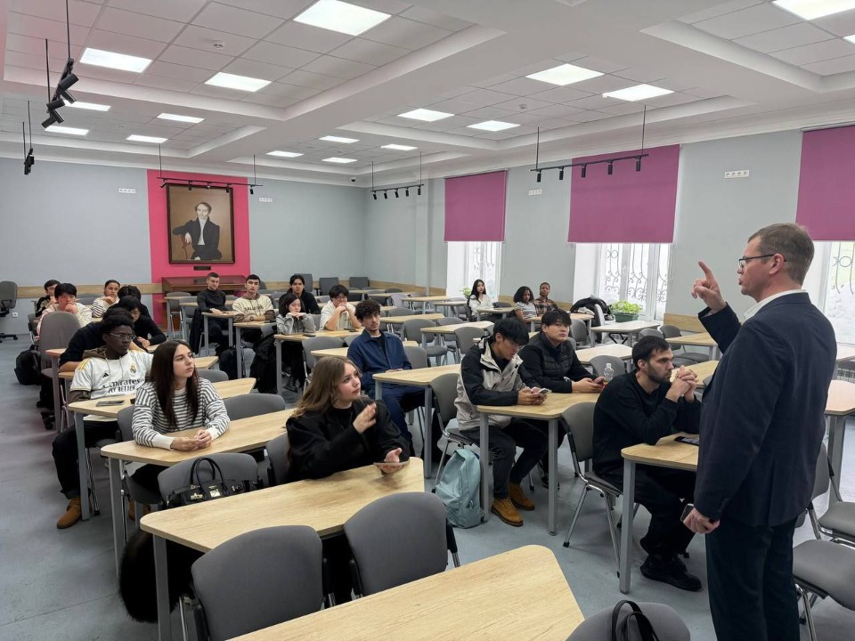 Проект 'Россия открывает двери' прошел в ИМОИиВ Проект 'Россия открывает двери' прошел в ИМОИиВ