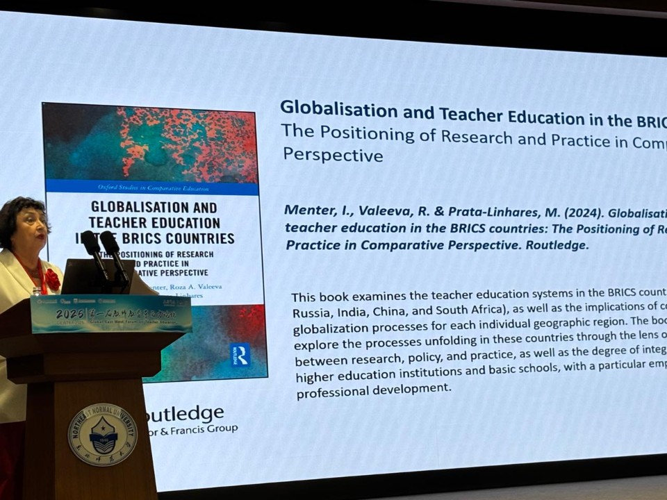 Опыт Казанского федерального университета представлен на Глобальном Восточно-Западном Форуме по педагогическому образованию в Китае Опыт Казанского федерального университета представлен на Глобальном Восточно-Западном Форуме по педагогическому образованию в Китае