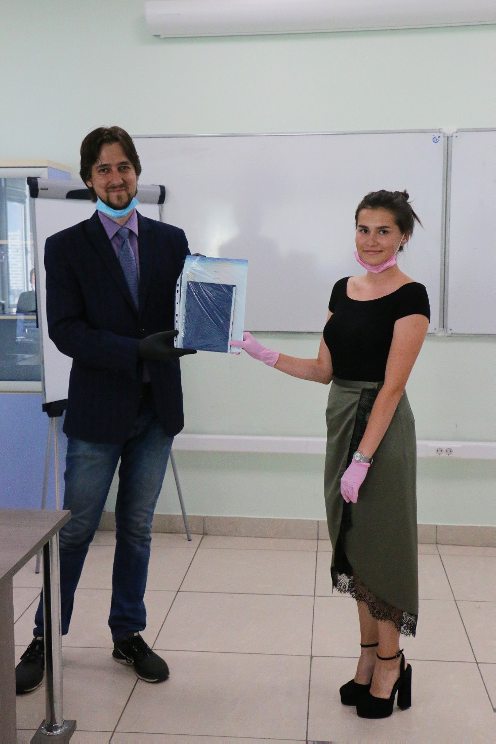 '� ��������� ������������  ���� � ������, ��� ��� ������ ������ �����-��!.. ������� �� ������ ����� � ����� ������ ����� ���������!'