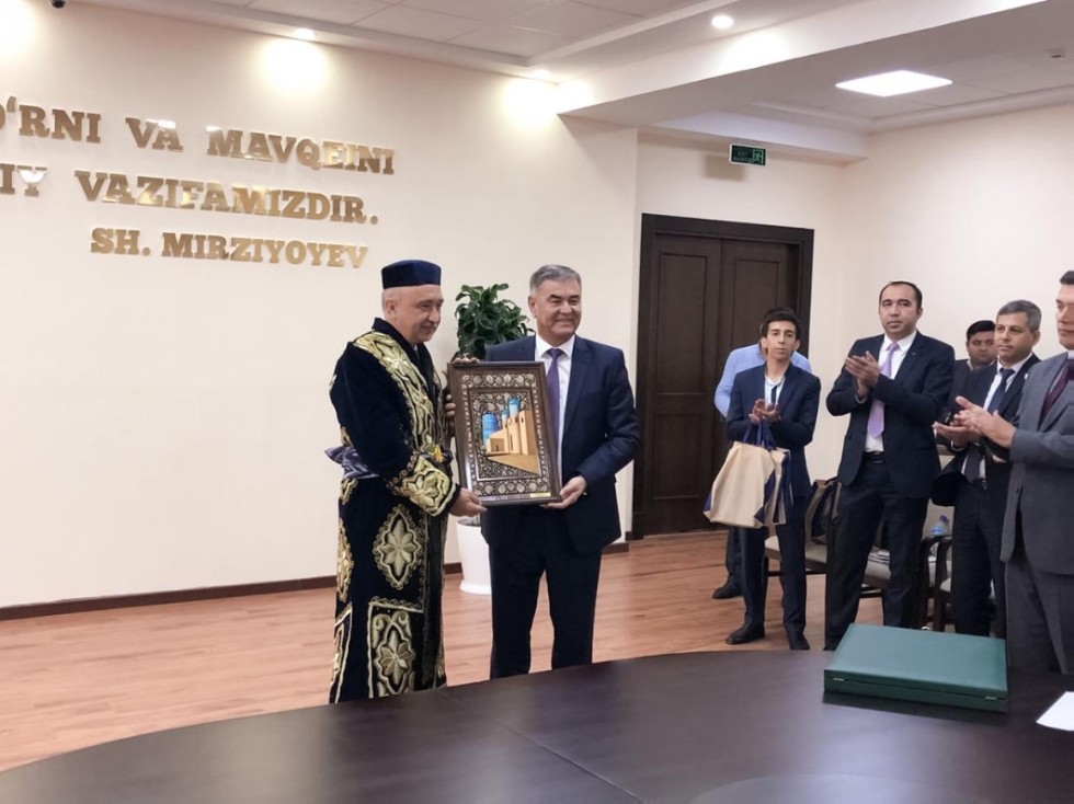 Ильшат Рафкатович Гафуров прибыл с рабочим визитом в Узбекистан Ильшат Рафкатович Гафуров прибыл с рабочим визитом в Узбекистан