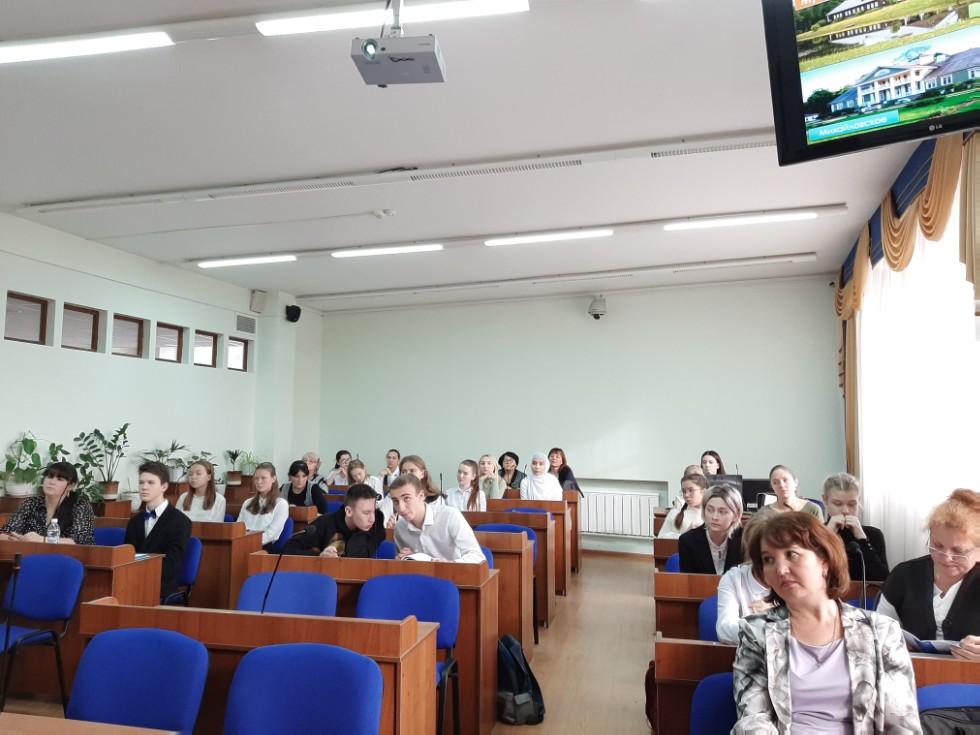 Молодое поколение размышляет об искусстве Молодое поколение размышляет об искусстве