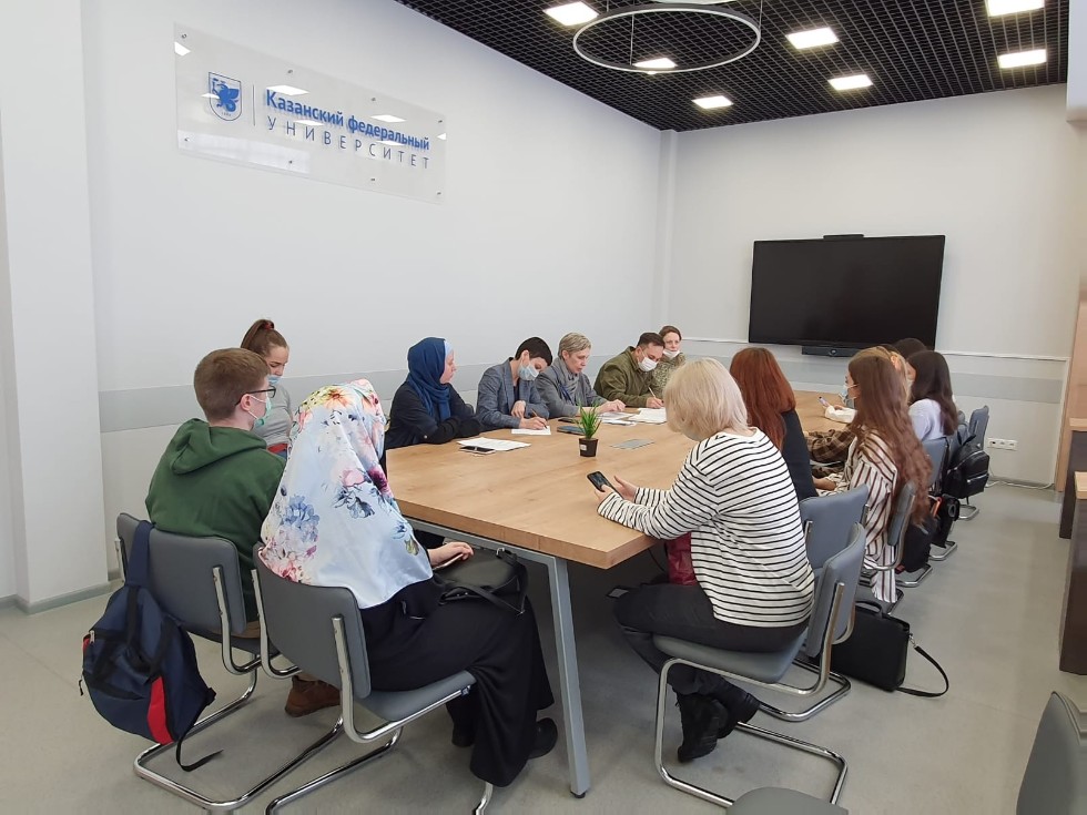 Студенты Института международных отношений прошли отбор для прохождения стажировки на базе Департамента внешних связей КФУ.