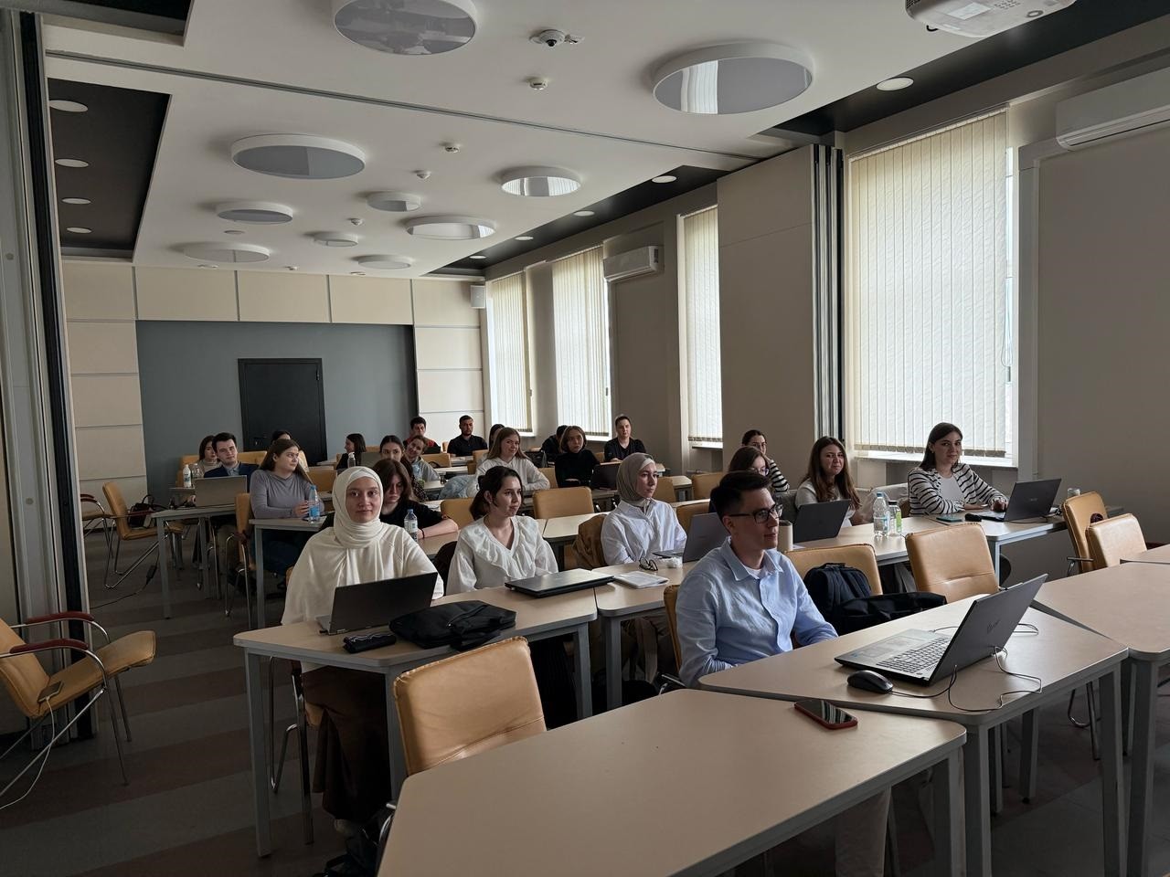 Новая серия мероприятий кафедры учёта, анализа и аудита в честь 80-й годовщины Победы в Великой Отечественной войне 1941-1945 годов Новая серия мероприятий кафедры учёта, анализа и аудита в честь 80-й годовщины Победы в Великой Отечественной войне 1941-1945 годов