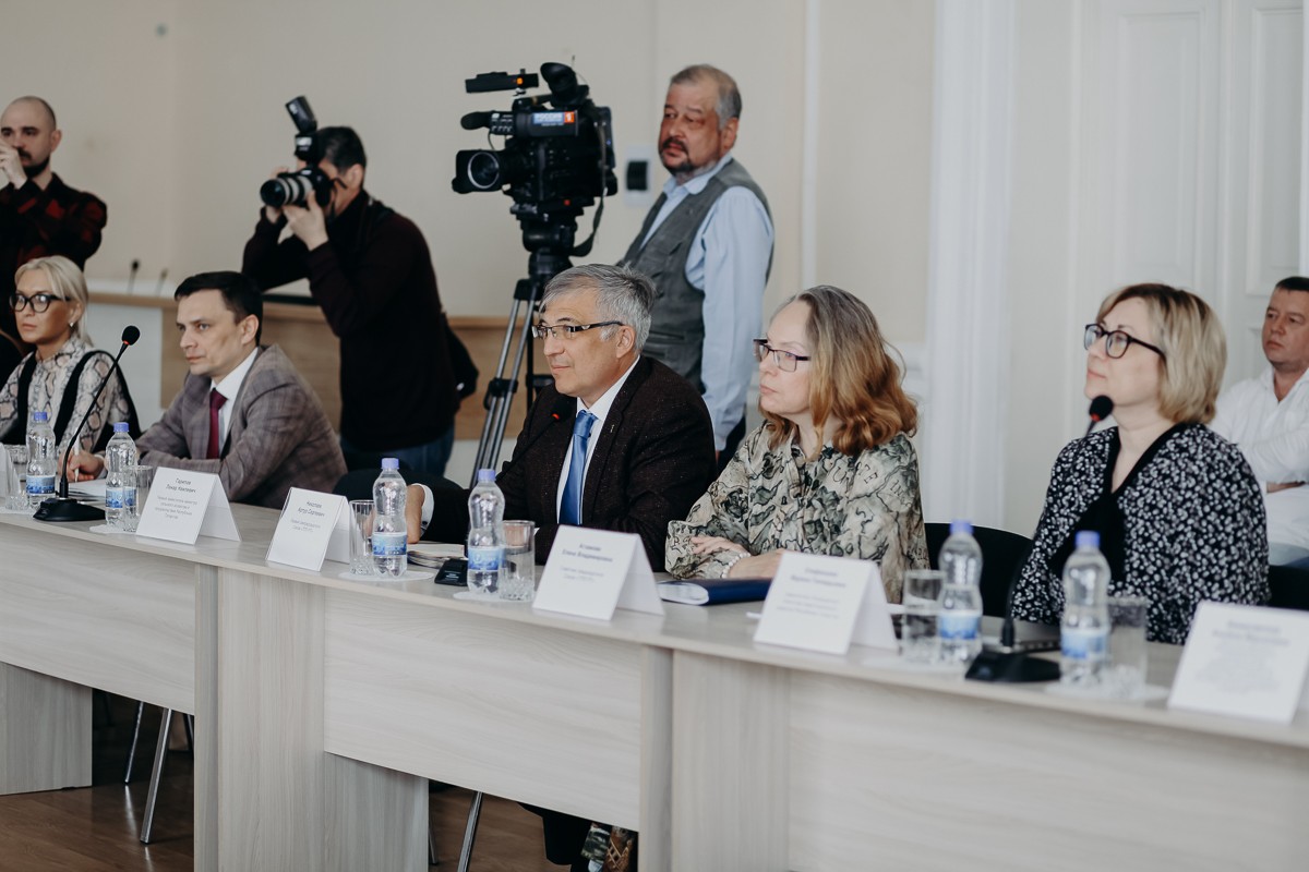 В ходе визита в КФУ послы африканских стран высоко оценили уровень российского образования В ходе визита в КФУ послы африканских стран высоко оценили уровень российского образования