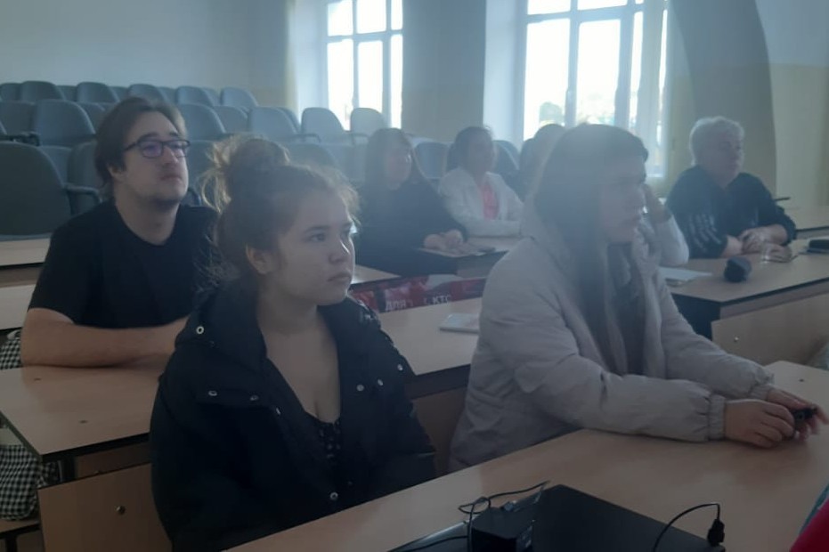 Прошел кураторский час, посвящённый Году педагога и наставника Прошел кураторский час, посвящённый Году педагога и наставника