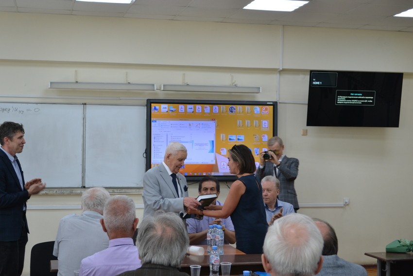 Преподаватель Елабужского института КФУ принял участие на международной конференции 'Дифференциальные уравнения и их приложения' Преподаватель Елабужского института КФУ принял участие на международной конференции 'Дифференциальные уравнения и их приложения'