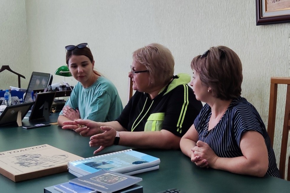 Директор Елабужского института КФУ встретилась с учителями из Канта, Республика Киргизия