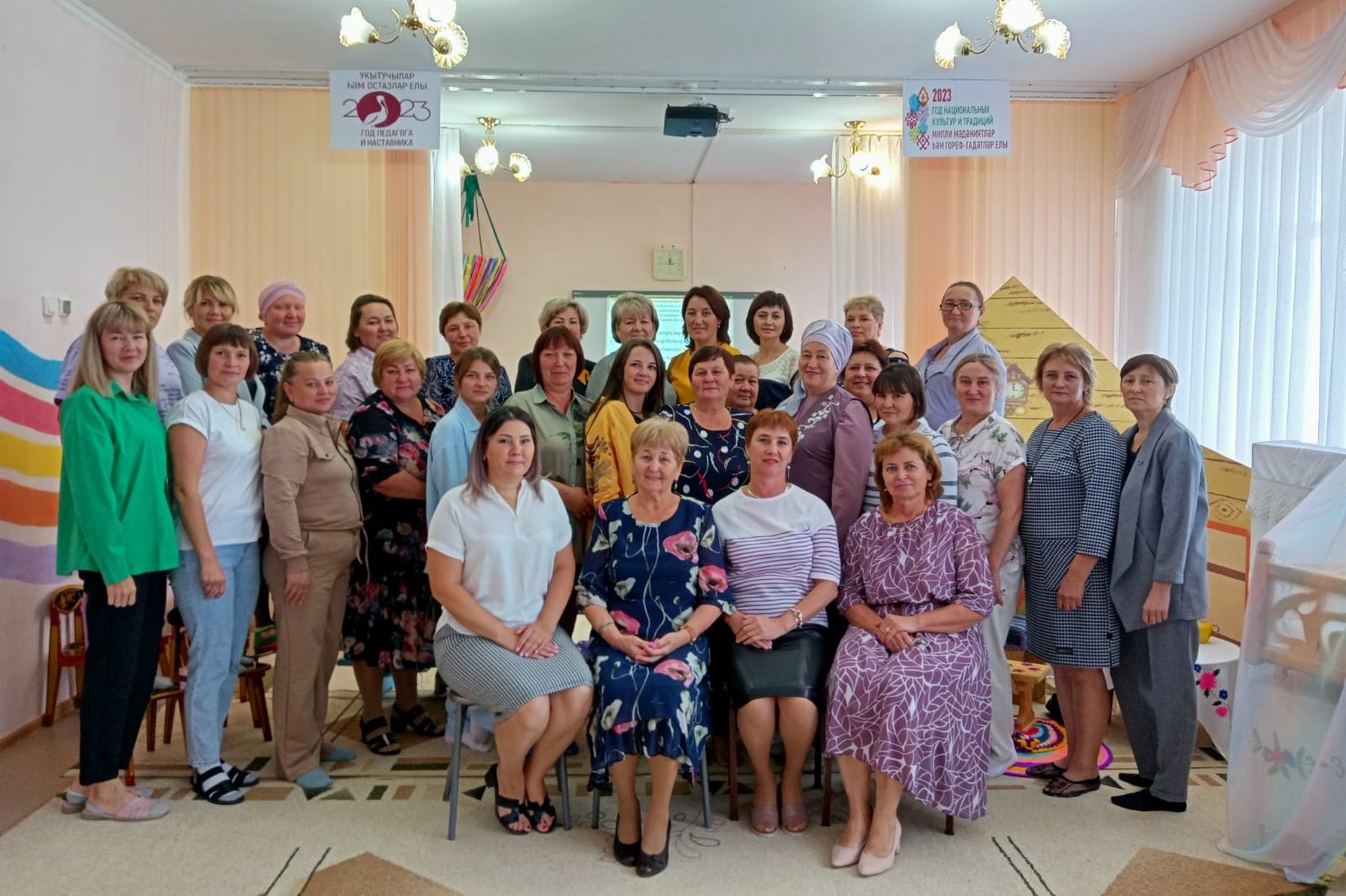 Мамадыш шəһəрендə август конференциясе кысаларында методик утырышта тɵбəк компонентын тормышка ашыру аша мəктəпкəчə яшьтəге балаларга əхлакый, патриотик тəрбия бирү мəсьəлəлəре каралды Мамадыш шəһəрендə август конференциясе кысаларында методик утырышта тɵбəк компонентын тормышка ашыру аша мəктəпкəчə яшьтəге балаларга əхлакый, патриотик тəрбия бирү мəсьəлəлəре каралды