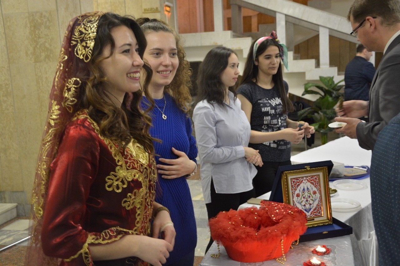 В КФУ подвели итоги II Всероссийского конкурса по турецкому языку и культуре В КФУ подвели итоги II Всероссийского конкурса по турецкому языку и культуре