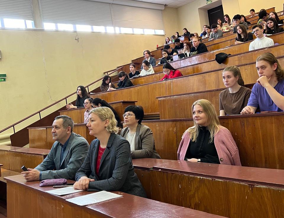 Участники VIII Международного экономического форума обсуждали современное состояние и перспективы развития экономики России в условиях санкционного противодействия Участники VIII Международного экономического форума обсуждали современное состояние и перспективы развития экономики России в условиях санкционного противодействия