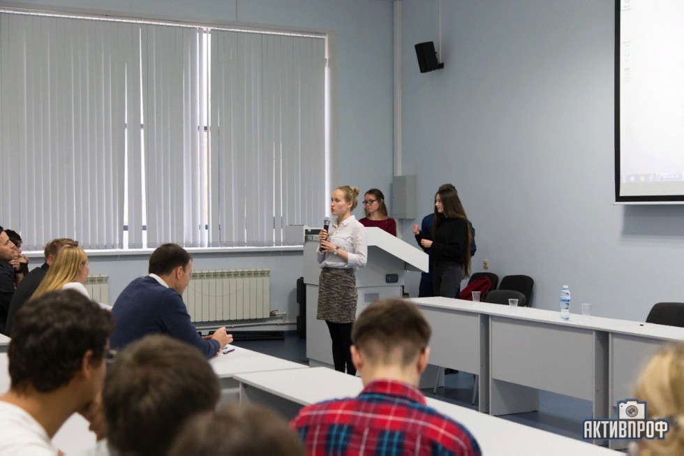 Встреча студентов НЧИ КФУ с немецкими работодателями из ООО 'ДАЙМЛЕР КАМАЗ РУС' Встреча студентов НЧИ КФУ с немецкими работодателями из ООО 'ДАЙМЛЕР КАМАЗ РУС'