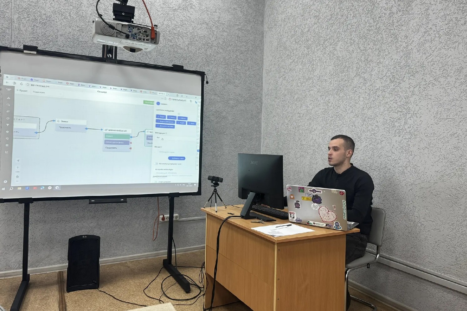 Абитуриенту: твой путь в ИТ начинается здесь Абитуриенту: твой путь в ИТ начинается здесь