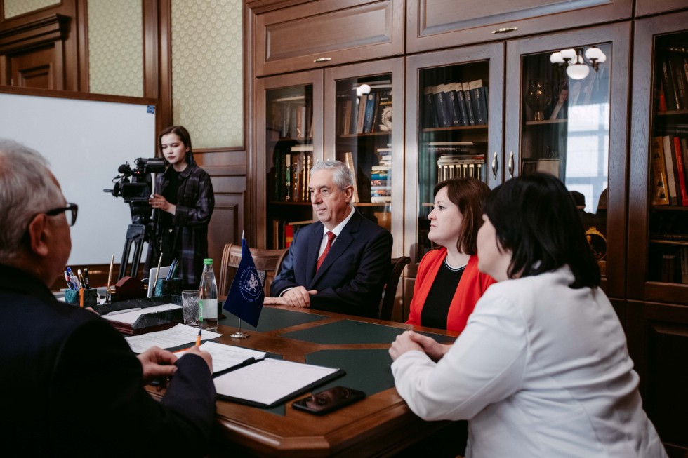 Rector Ilshat Gafurov talked with new Consul General of Turkey of Kazan Ismet Erikan