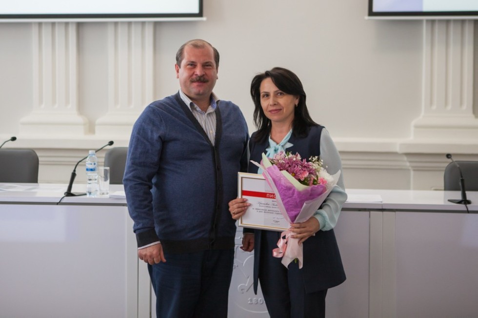 Ilshat Gafurov opened the presentation of Student Scientific Classes at the Elabuga Institute