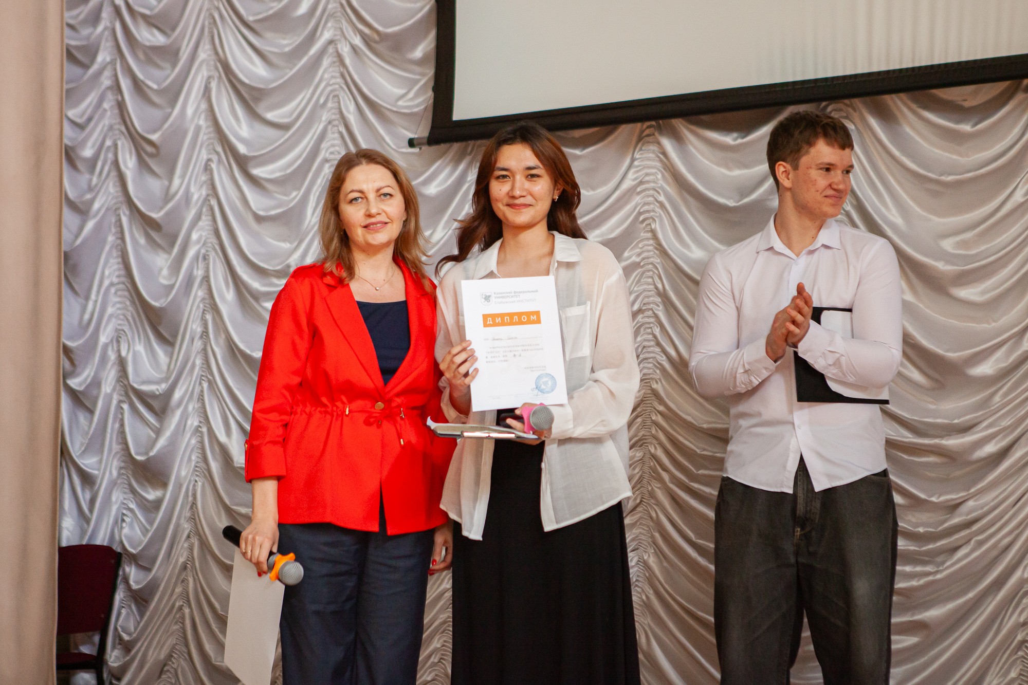 В Елабужском институте КФУ прошел концерт на китайском языке В Елабужском институте КФУ прошел концерт на китайском языке