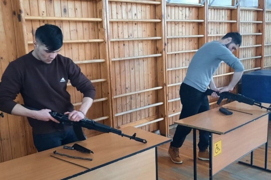 В Елабужском институте прошли соревнования по военно-прикладному многоборью среди студентов В Елабужском институте прошли соревнования по военно-прикладному многоборью среди студентов