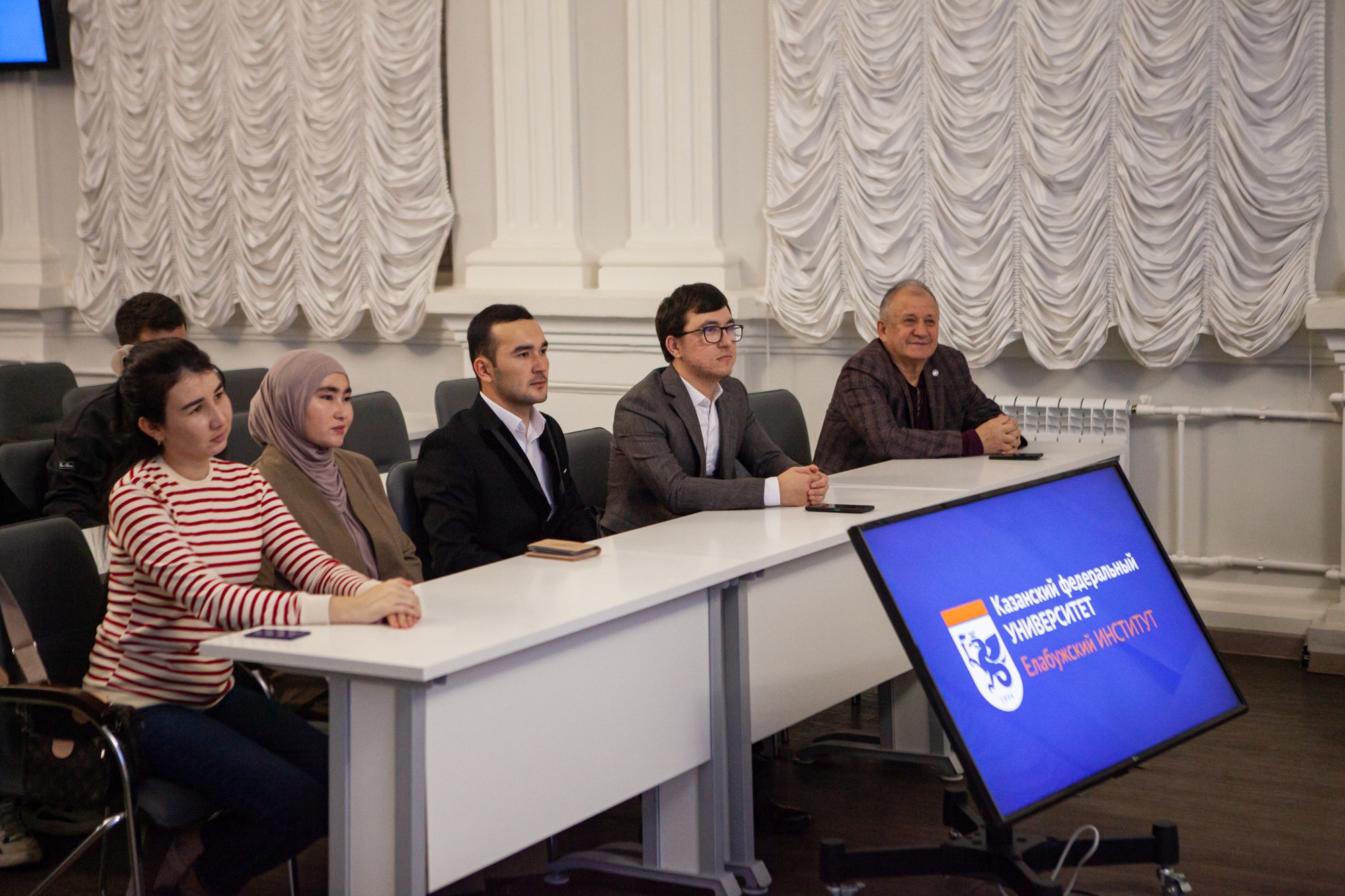 Встреча с представителем консульства Узбекистана прошла Елабужском институте КФУ Встреча с представителем консульства Узбекистана прошла Елабужском институте КФУ