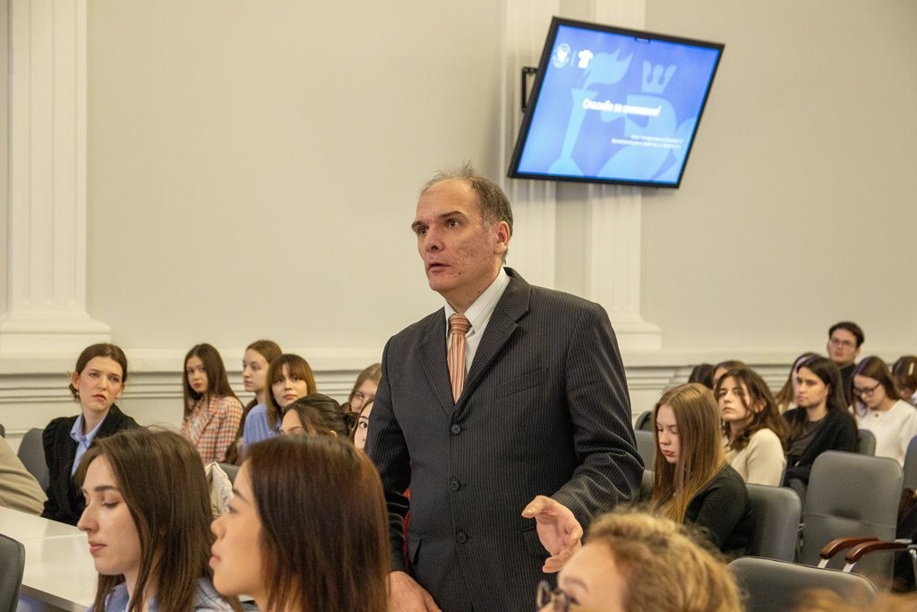 III Российско-китайская студенческая конференция прошла в Елабужском институте КФУ III Российско-китайская студенческая конференция прошла в Елабужском институте КФУ