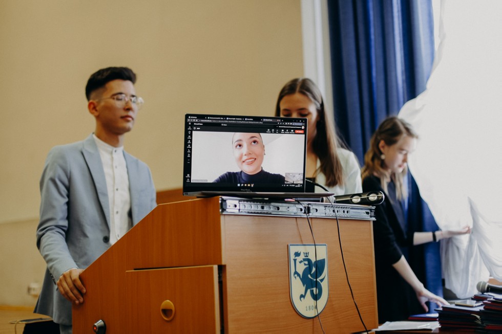 Состоялось торжественное вручение дипломов выпускникам бакалавриата по направлению Состоялось торжественное вручение дипломов выпускникам бакалавриата по направлению