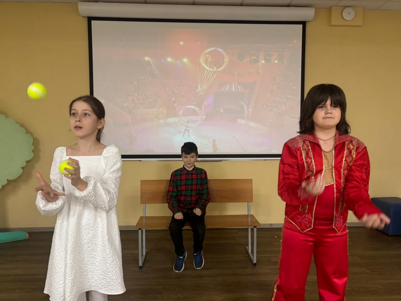 Детский театр КФУ 'Радуга' готовится к большой премьере Детский театр КФУ 'Радуга' готовится к большой премьере