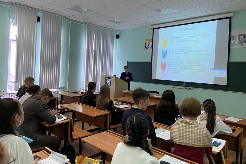 XI Региональный конкурс исторических исследовательских и творческих работ 'История вокруг меня' XI Региональный конкурс исторических исследовательских и творческих работ 'История вокруг меня'