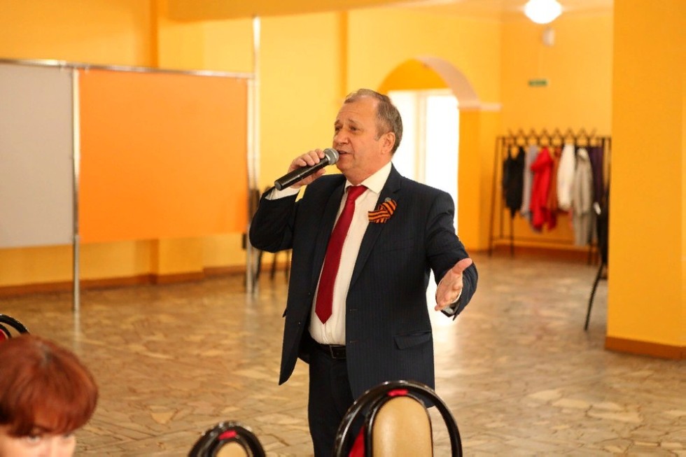 'Поклонимся великим тем годам': День Победы встретили в Елабужском институте КФУ 'Поклонимся великим тем годам': День Победы встретили в Елабужском институте КФУ