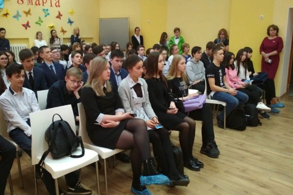 Знакомство со школьниками продолжается Знакомство со школьниками продолжается