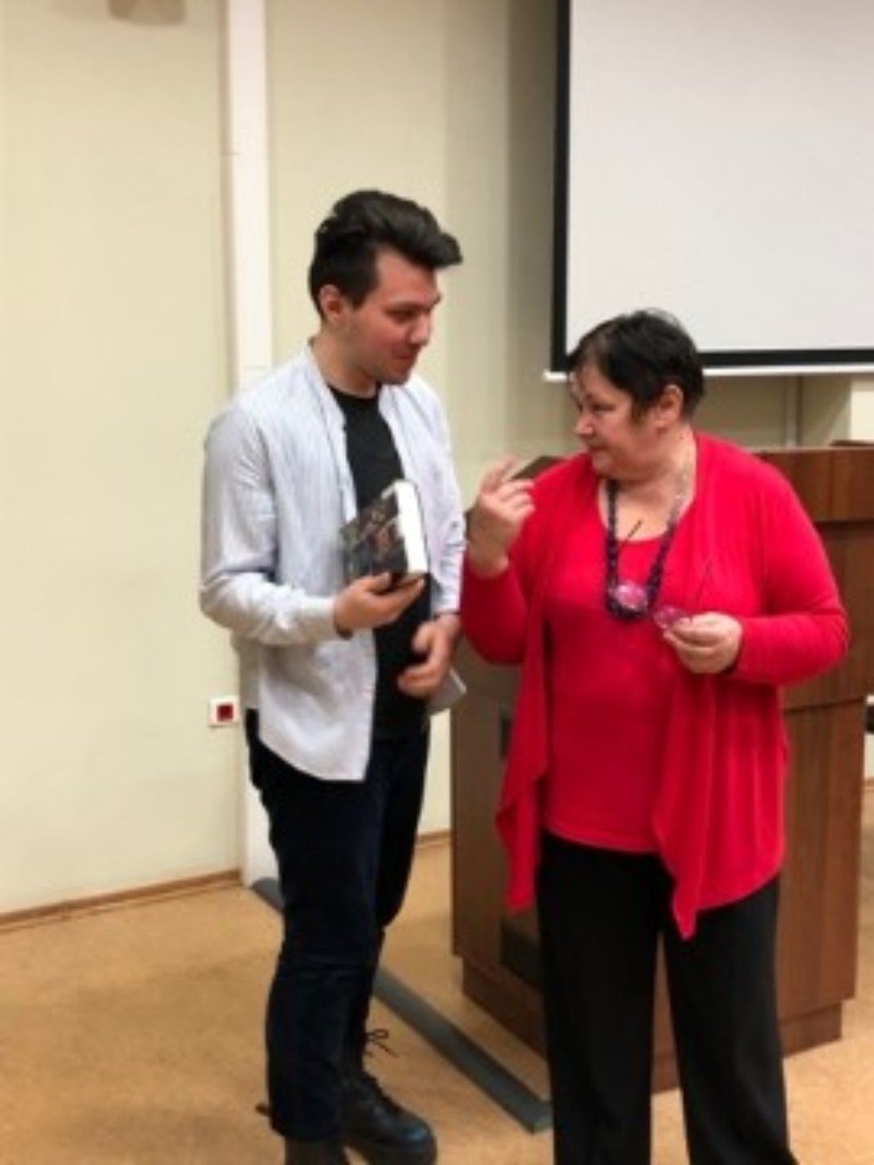 Ведущие актеры Казанского ТЮЗа на закрытии XVII Всероссийской научно-практической конференции 'Литературоведение и эстетика в XXI веке ('Татьянин день')' Ведущие актеры Казанского ТЮЗа на закрытии XVII Всероссийской научно-практической конференции 'Литературоведение и эстетика в XXI веке ('Татьянин день')'