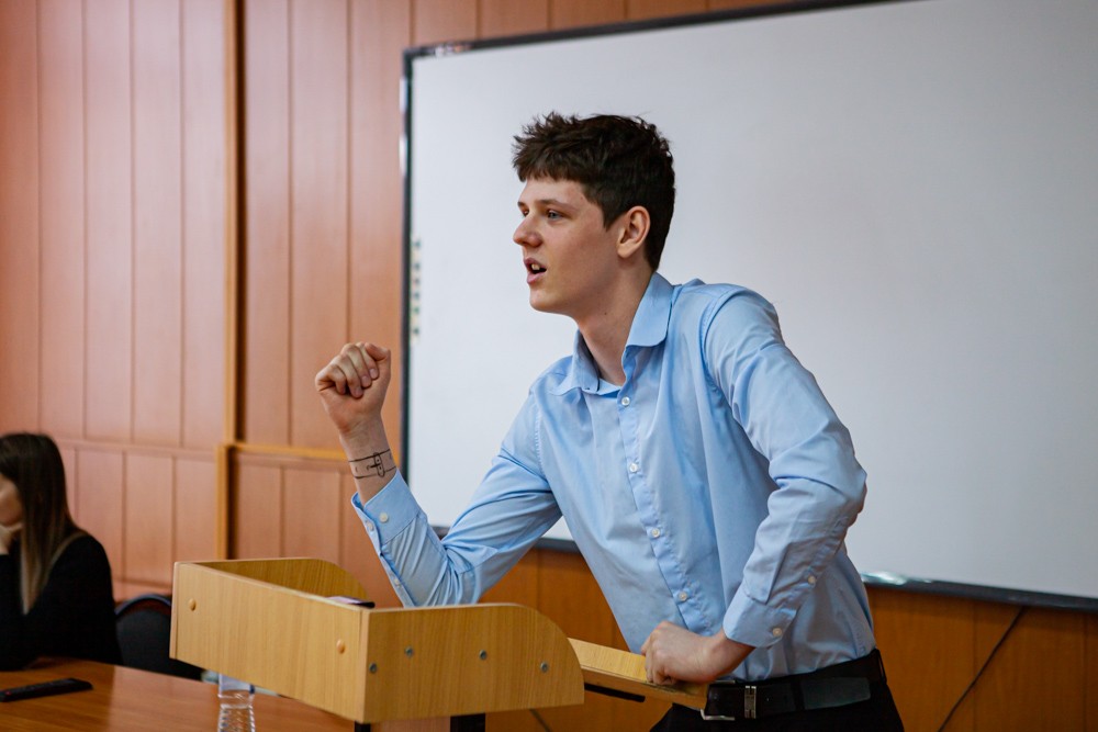 'Научный StandUp' в Елабужском институте КФУ 'Научный StandUp' в Елабужском институте КФУ