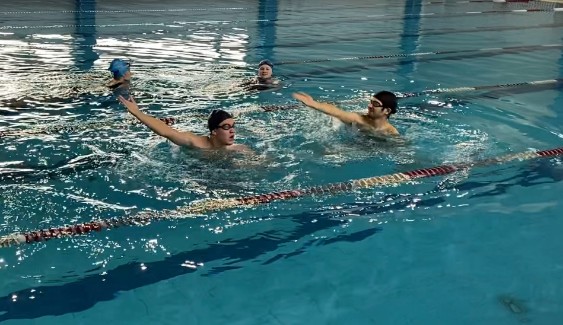 Предновогодний турнир по синхронному плаванию среди студентов третьекурсников ИФМиБ Предновогодний турнир по синхронному плаванию среди студентов третьекурсников ИФМиБ